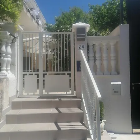 House Suzana Дом отдыха *